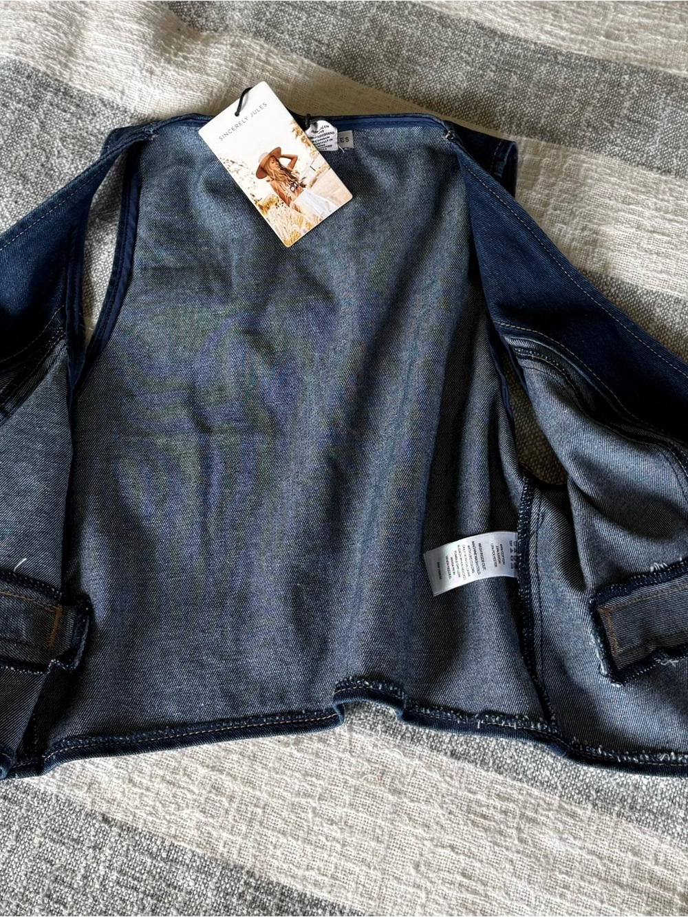 NWT Sincerely Jules SZ M Dark Denim Vest 3 buttons Faux Pockets Fitted - Picture 8 of 8